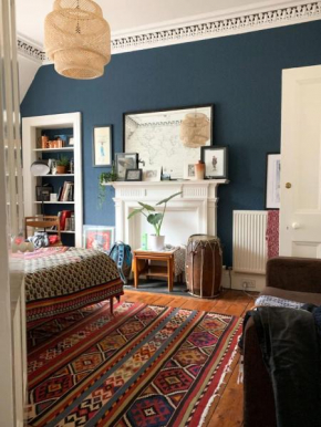 Homely 2 Bedroom Apartment in the Heart of Edinburgh